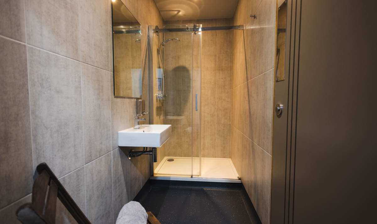 Private shower and changing facilities at GYMPODS
